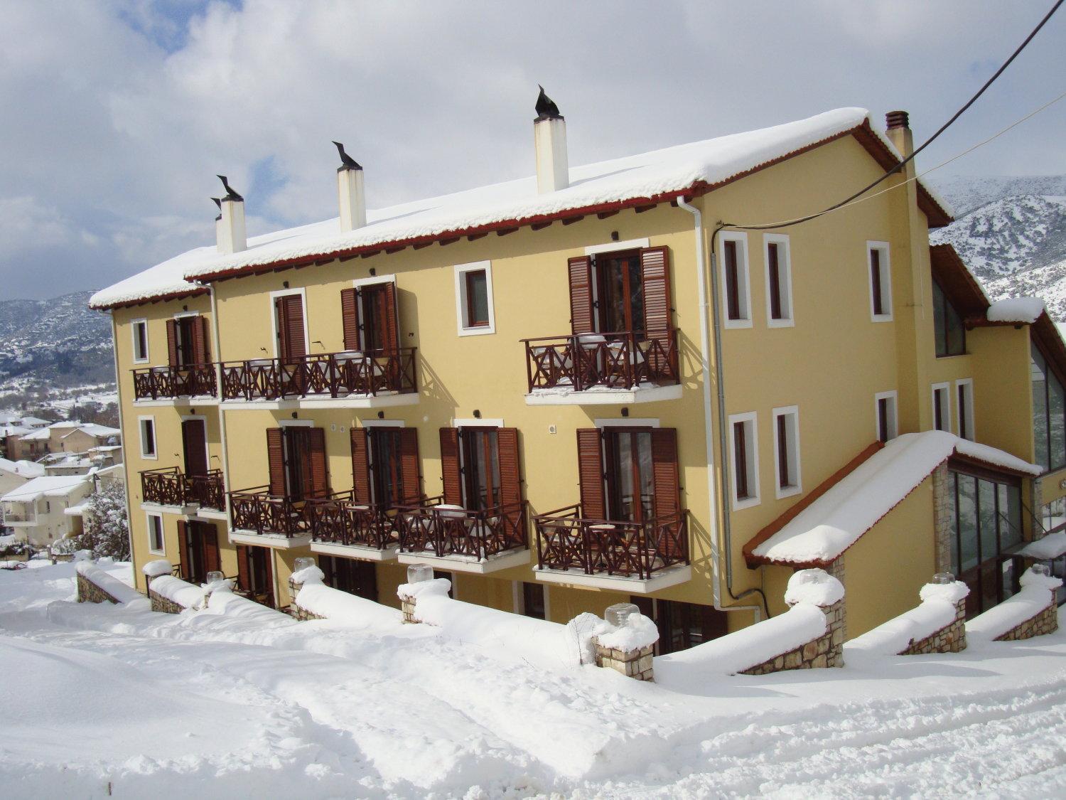 Ahilion Hotel Kalavryta Exteriér fotografie